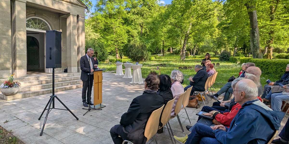 OB MIchael Beck bei der Vorstellung im Bürgerpark Tuttlingen