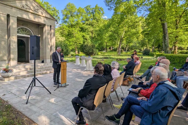 OB MIchael Beck bei der Vorstellung im Bürgerpark Tuttlingen